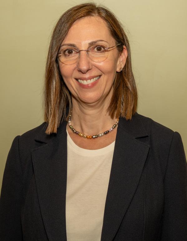Gail DOWNING headshot 